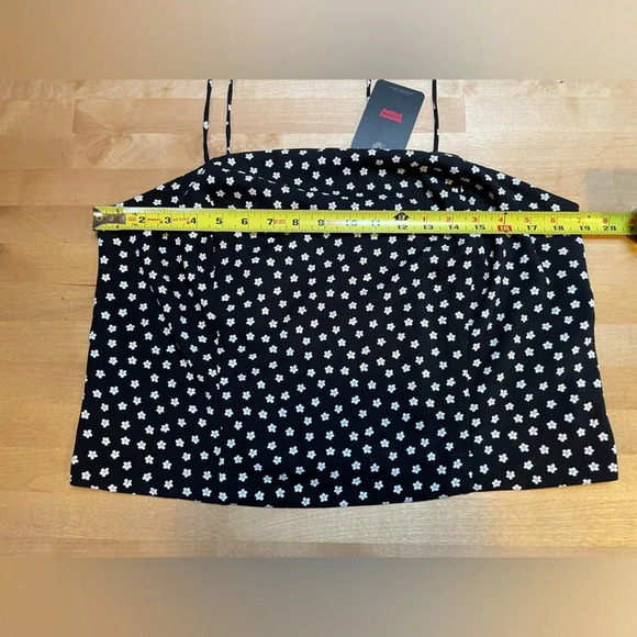 Levi’s NWT Deliah Simple Daisy Caviar Black/White Floral Smocked Cami Tie Strap - Picture 12 of 16